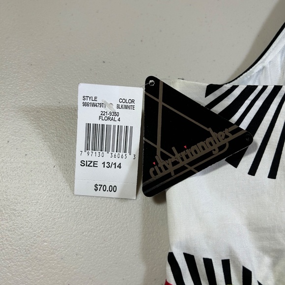 Black and White print halter dress - Picture 5 of 13